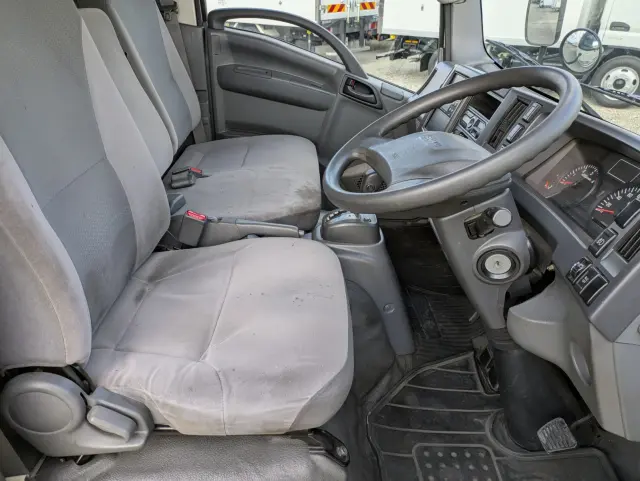 いすゞ エルフ TRG-NLR85AN(2WD)の写真35