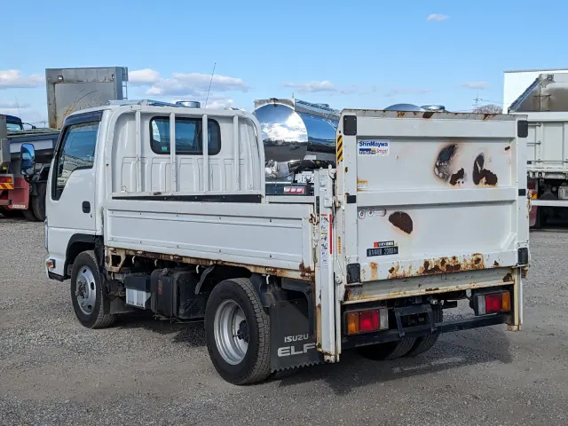いすゞ エルフ 2RG-NJS88A(2WD)の写真4