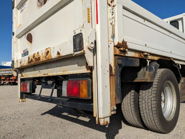 いすゞ エルフ 2RG-NJS88A(2WD)の写真7