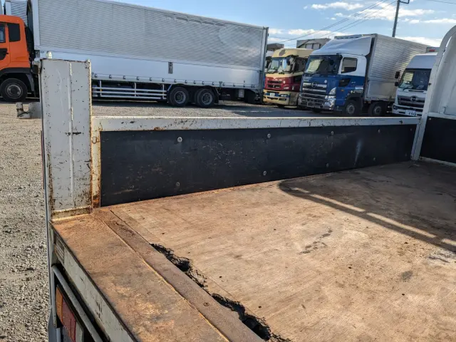 いすゞ エルフ 2RG-NJS88A(2WD)の写真19