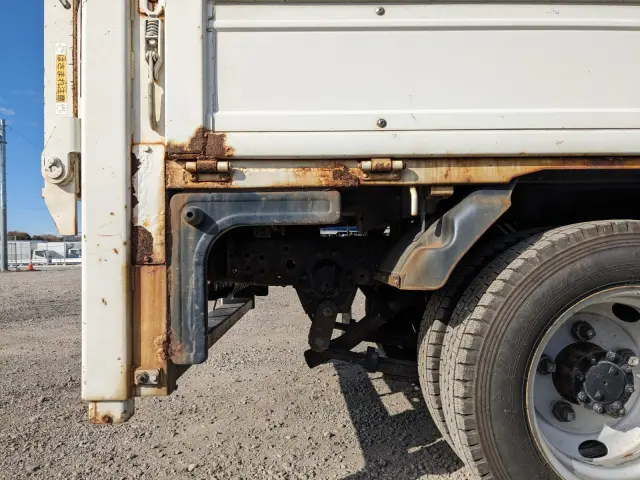 いすゞ エルフ 2RG-NJS88A(2WD)の写真25