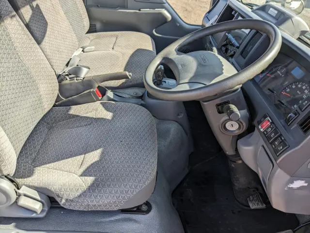 いすゞ エルフ 2RG-NJS88A(2WD)の写真28