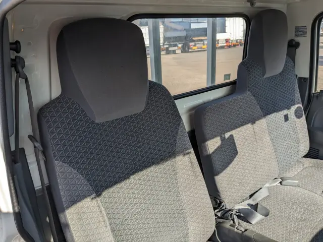 いすゞ エルフ 2RG-NJS88A(2WD)の写真30