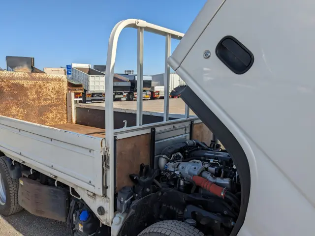 いすゞ エルフ 2RG-NJS88A(2WD)の写真38