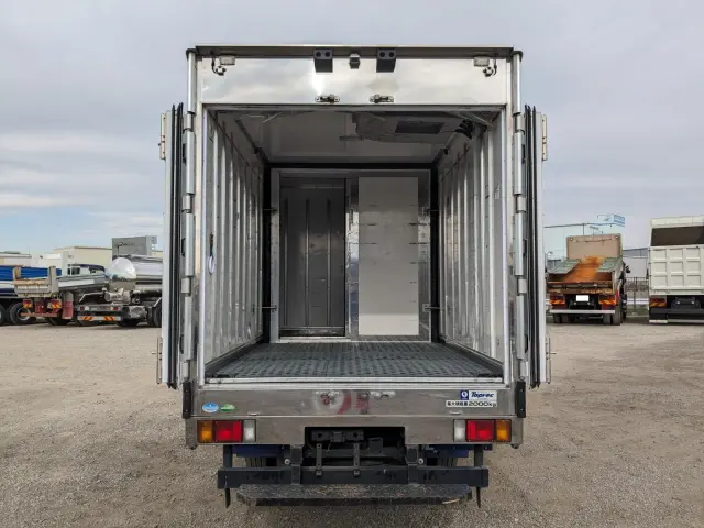 いすゞ エルフ TPG-NMR85AN(2WD)の写真9