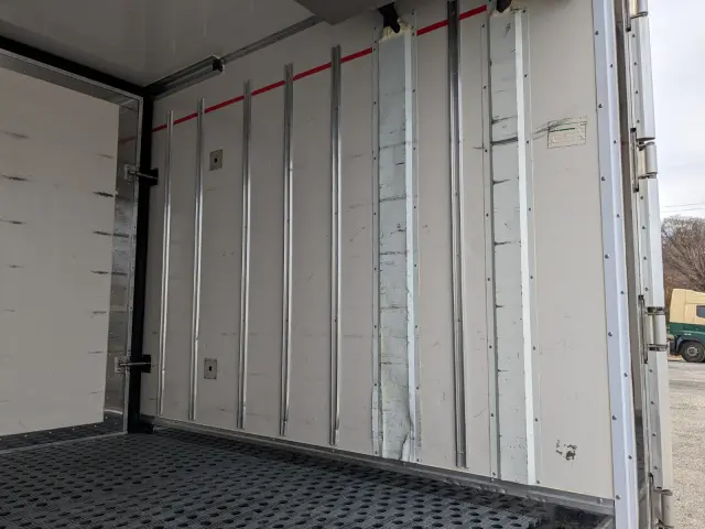 いすゞ エルフ TPG-NMR85AN(2WD)の写真16