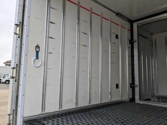 いすゞ エルフ TPG-NMR85AN(2WD)の写真17