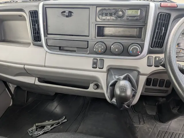 三菱 キャンター TPG-FEA20(2WD)の写真24