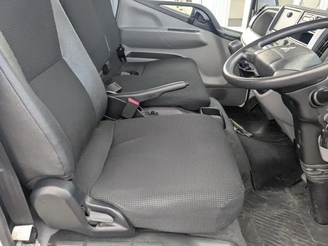 三菱 キャンター TPG-FEA20(2WD)の写真26