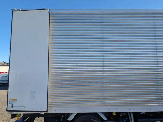 三菱 キャンター 2RG-FEAV0(2WD)の写真28