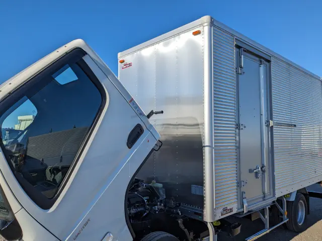 三菱 キャンター 2RG-FEAV0(2WD)の写真39