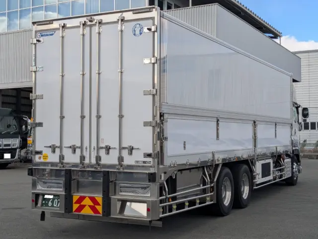 いすゞ ギガ 2PG-CYL77DA(6x2)の写真5