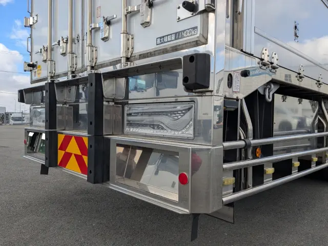 いすゞ ギガ 2PG-CYL77DA(6x2)の写真7