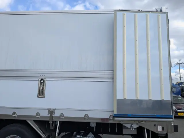 いすゞ ギガ 2PG-CYL77DA(6x2)の写真10