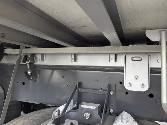 いすゞ ギガ 2PG-CYL77DA(6x2)の写真11