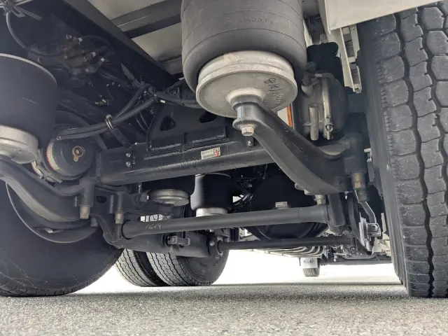 いすゞ ギガ 2PG-CYL77DA(6x2)の写真17