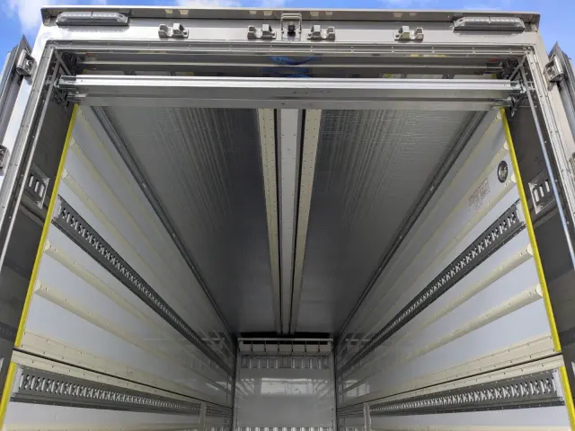 いすゞ ギガ 2PG-CYL77DA(6x2)の写真20