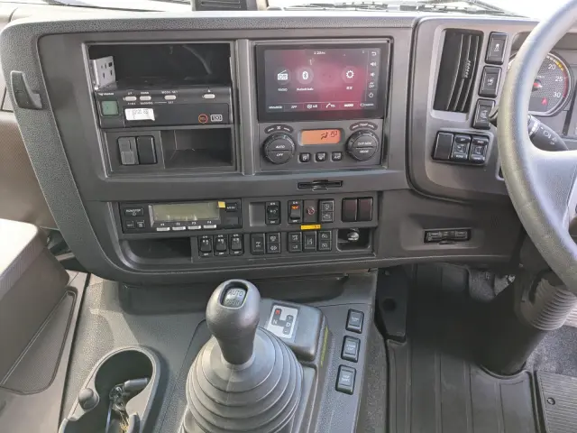 いすゞ ギガ 2PG-CYL77DA(6x2)の写真39