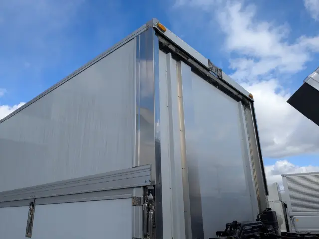 いすゞ ギガ 2PG-CYL77DA(6x2)の写真48