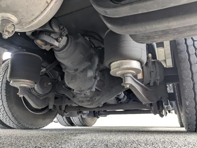 いすゞ ギガ 2PG-CYJ77C(8x4)の写真13