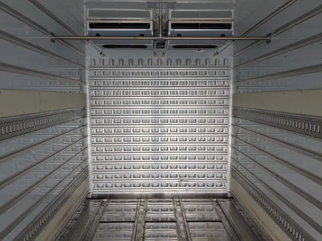 いすゞ ギガ 2PG-CYJ77C(8x4)の写真22