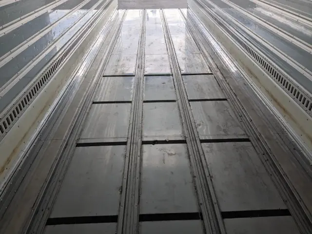 いすゞ ギガ 2PG-CYJ77C(8x4)の写真25