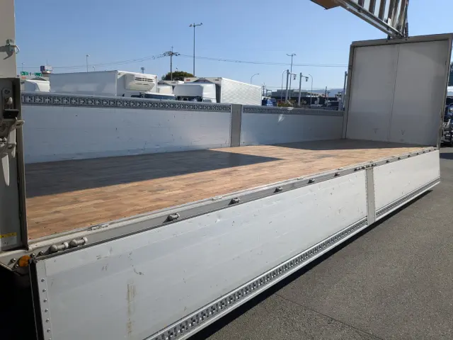 ＵＤ クオン 2PG-CG5CA(8x4)の写真32