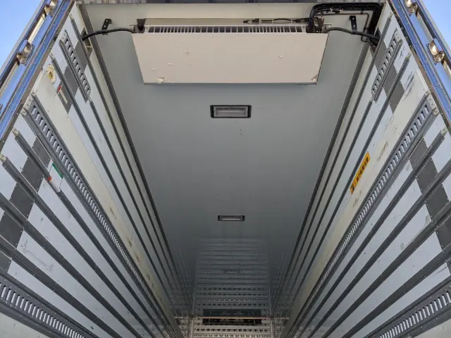 いすゞ ギガ 2PG-CYJ77C(8x4)の写真13