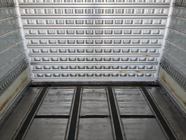 いすゞ ギガ 2PG-CYJ77C(8x4)の写真14