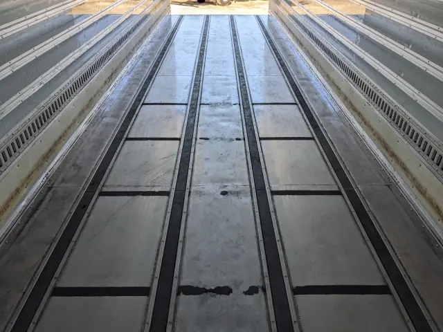 いすゞ ギガ 2PG-CYJ77C(8x4)の写真17