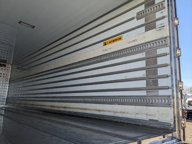 いすゞ ギガ 2PG-CYJ77C(8x4)の写真18