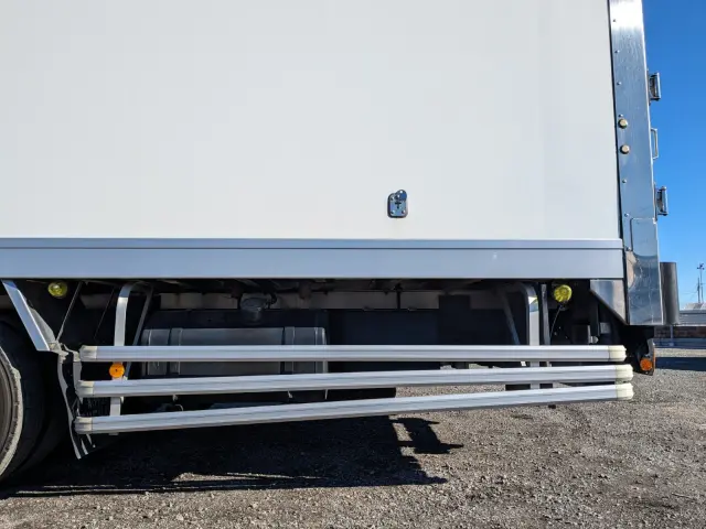 いすゞ ギガ 2PG-CYJ77C(8x4)の写真22