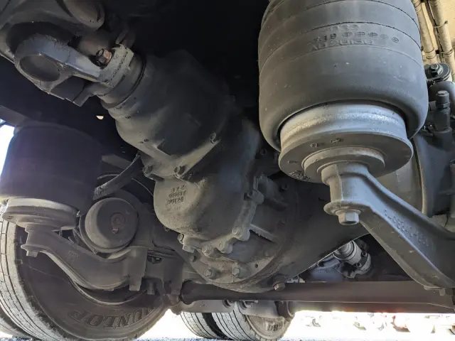 いすゞ ギガ 2PG-CYJ77C(8x4)の写真25