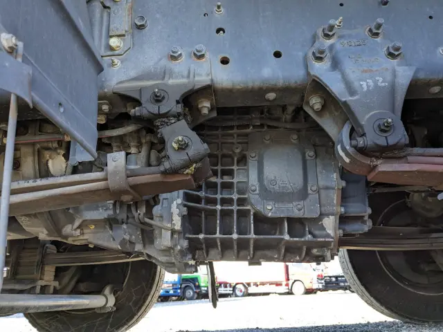 いすゞ ギガ 2PG-CYJ77C(8x4)の写真26