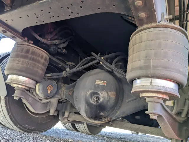 いすゞ ギガ 2PG-CYJ77C(8x4)の写真32