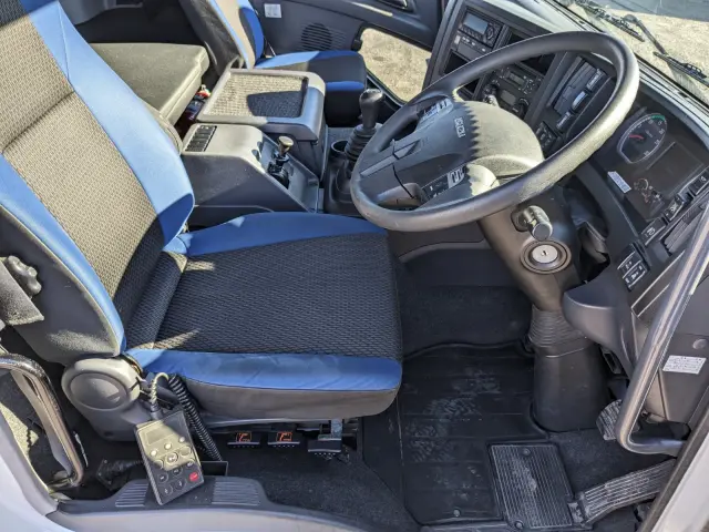 いすゞ ギガ 2PG-CYJ77C(8x4)の写真39