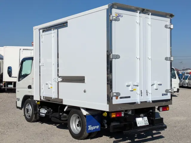 三菱 キャンター 2RG-FBAV0(2WD)の写真7