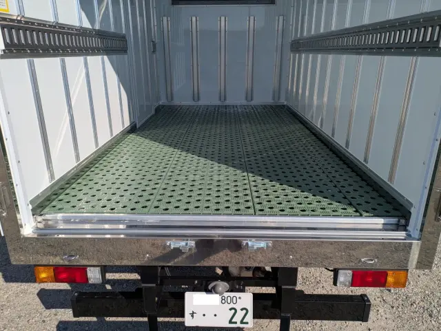 三菱 キャンター 2RG-FBAV0(2WD)の写真14