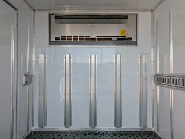 三菱 キャンター 2RG-FBAV0(2WD)の写真17