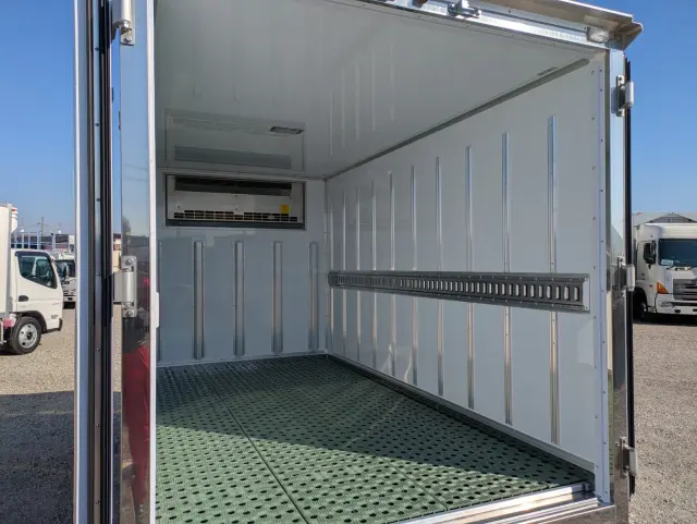 三菱 キャンター 2RG-FBAV0(2WD)の写真20