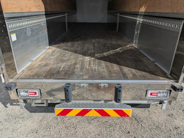 日野 プロフィア 2DG-FW1AHC(8x4)の写真13