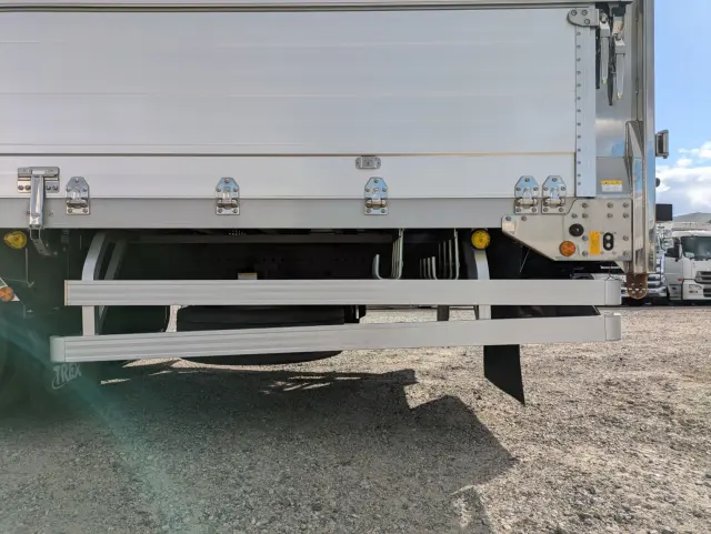 日野 プロフィア 2DG-FW1AHC(8x4)の写真21