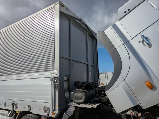 日野 プロフィア 2DG-FW1AHC(8x4)の写真47