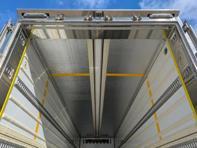 いすゞ ギガ 2PG-CYL77D(6x2)の写真12