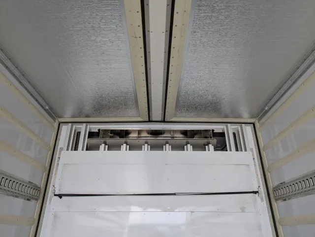 いすゞ ギガ 2PG-CYL77D(6x2)の写真15