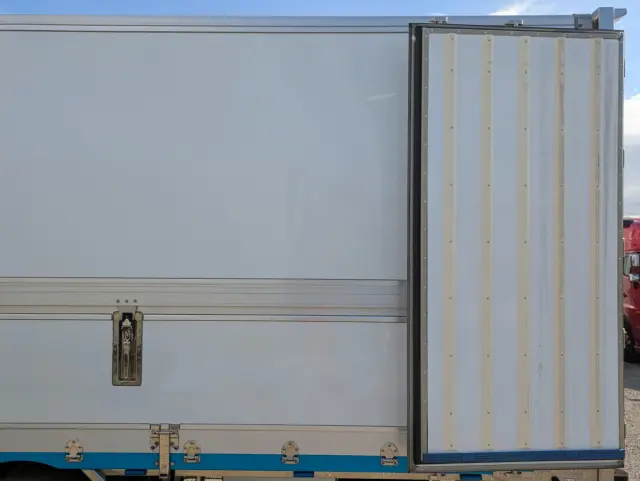 いすゞ ギガ 2PG-CYL77D(6x2)の写真21