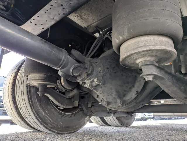 いすゞ ギガ 2PG-CYL77D(6x2)の写真26