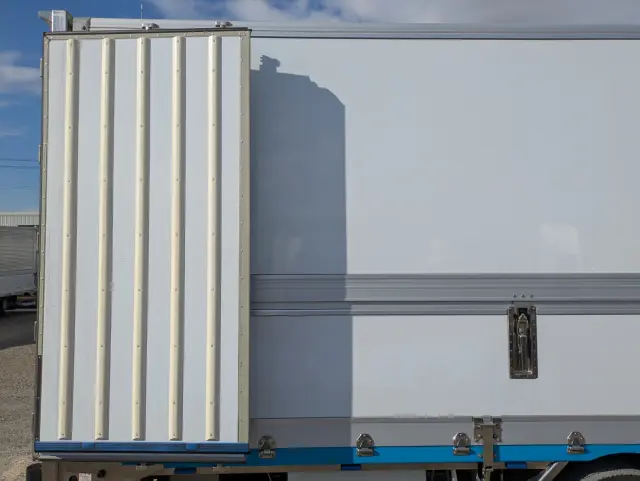 いすゞ ギガ 2PG-CYL77D(6x2)の写真29