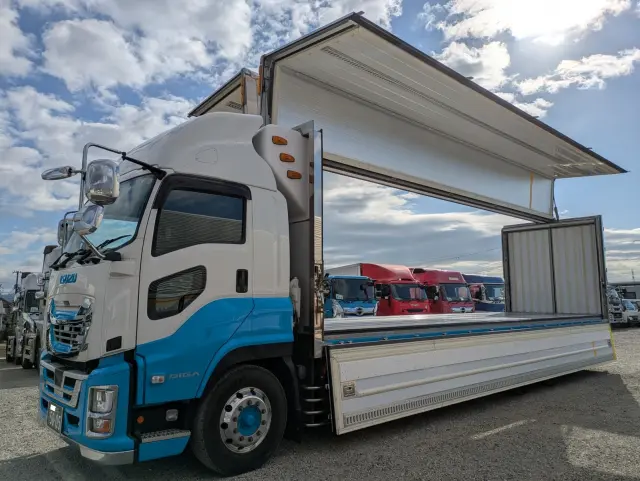 いすゞ ギガ 2PG-CYL77D(6x2)の写真39