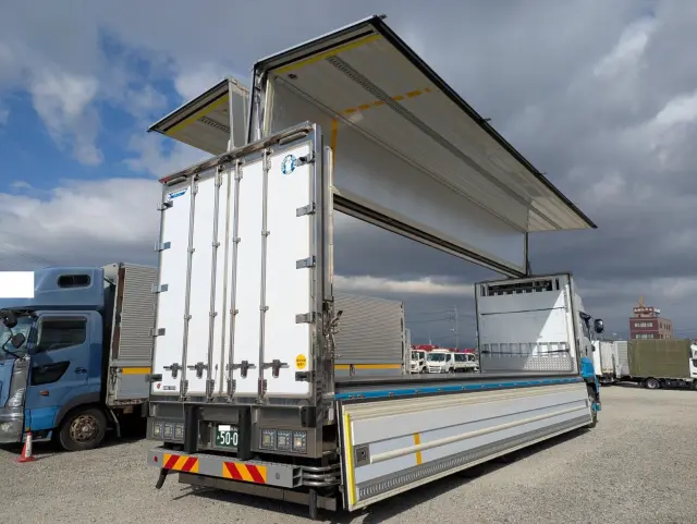 いすゞ ギガ 2PG-CYL77D(6x2)の写真41